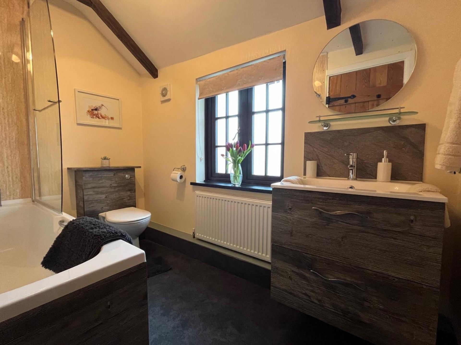 Maple & Beech Barns Apartment Труро Екстериор снимка